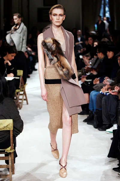 Look 18